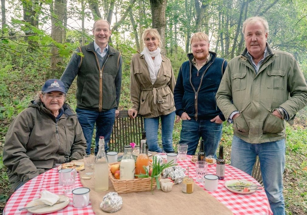 Must say, #ClarksonsFarm is without doubt one of the best pieces of TV entertainment ever. VERY informative, funny, topical & moving. Laugh-out-loud & the occasional tear too. Seeing Gerald up & about truly brightened my day @JeremyClarkson. Astonishingly good telly.