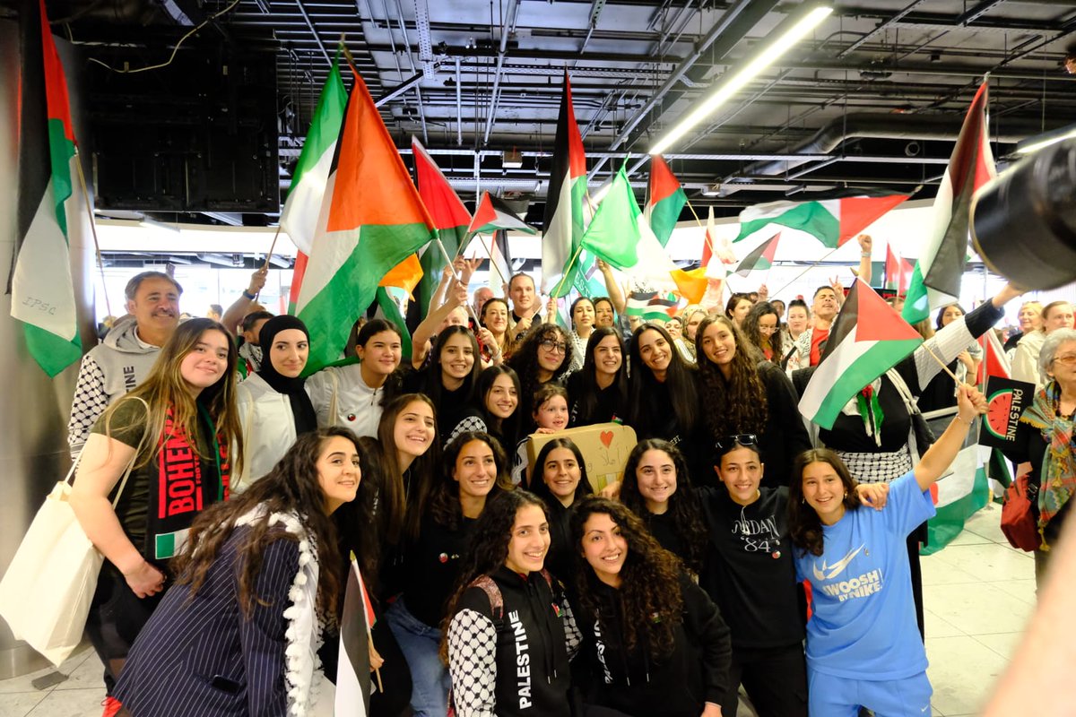 Ahlan wa sahlan! Fáilte to the Palestinian National Women's team who arrived to a brilliant welcome at Dublin Airport today. It is incredible to have them here, well done to @bfcdublin for bringing them to play, Wednesday 15th. Tickets: bohemians.com #FreePalestine 🇵🇸