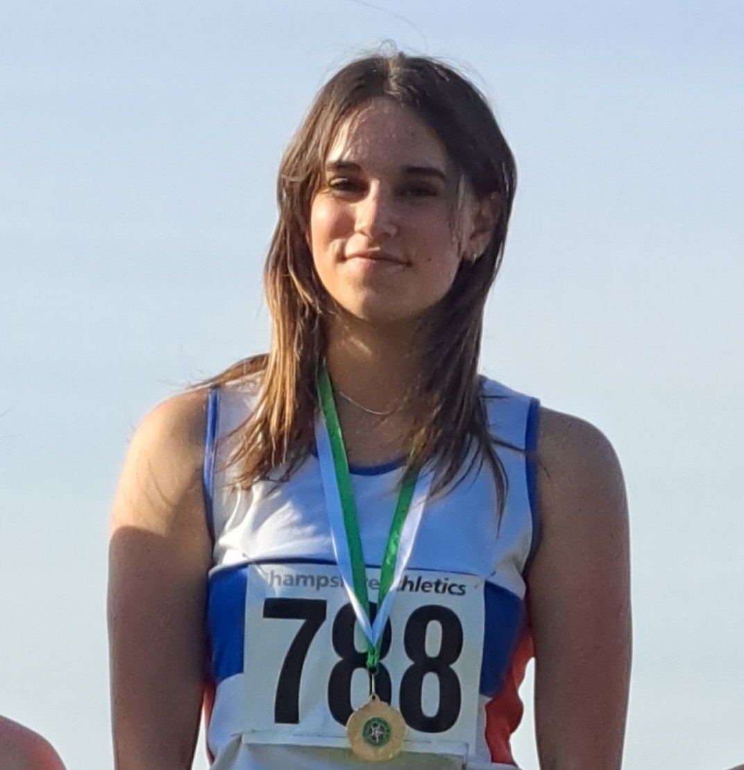 Very happy to achieve the "triple double" at Hampshire Counties this weekend...gold in both javelin and shot in 2022 / 2023 /2024 <a href="/UKJavelin/">UK Javelin</a> <a href="/EnergiseMe_/">Energise Me</a> <a href="/PGSsport/">Portsmouth Grammar School Sport</a>