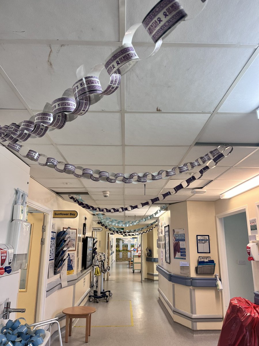 Kellya1997's tweet photo. Preparation for dementia awareness week! Making the ward look lovely in support of our wonderful patients 🦋#DementiaActionWeek #dementia @NCICNHS https://t.co/iKv8XlDtLK