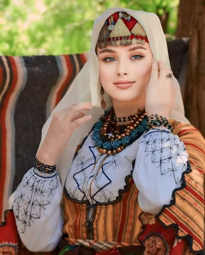 Bulgaria beautiful costume ❤️