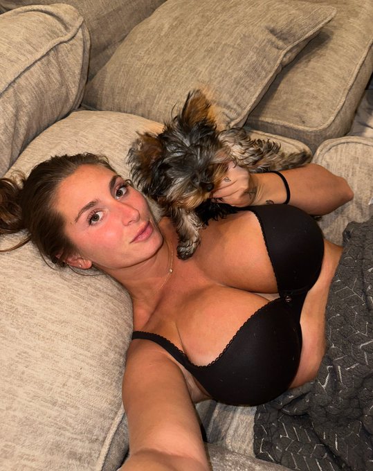 say hi to see my 🍒 pics https://t.co/4m7rWYTt9w