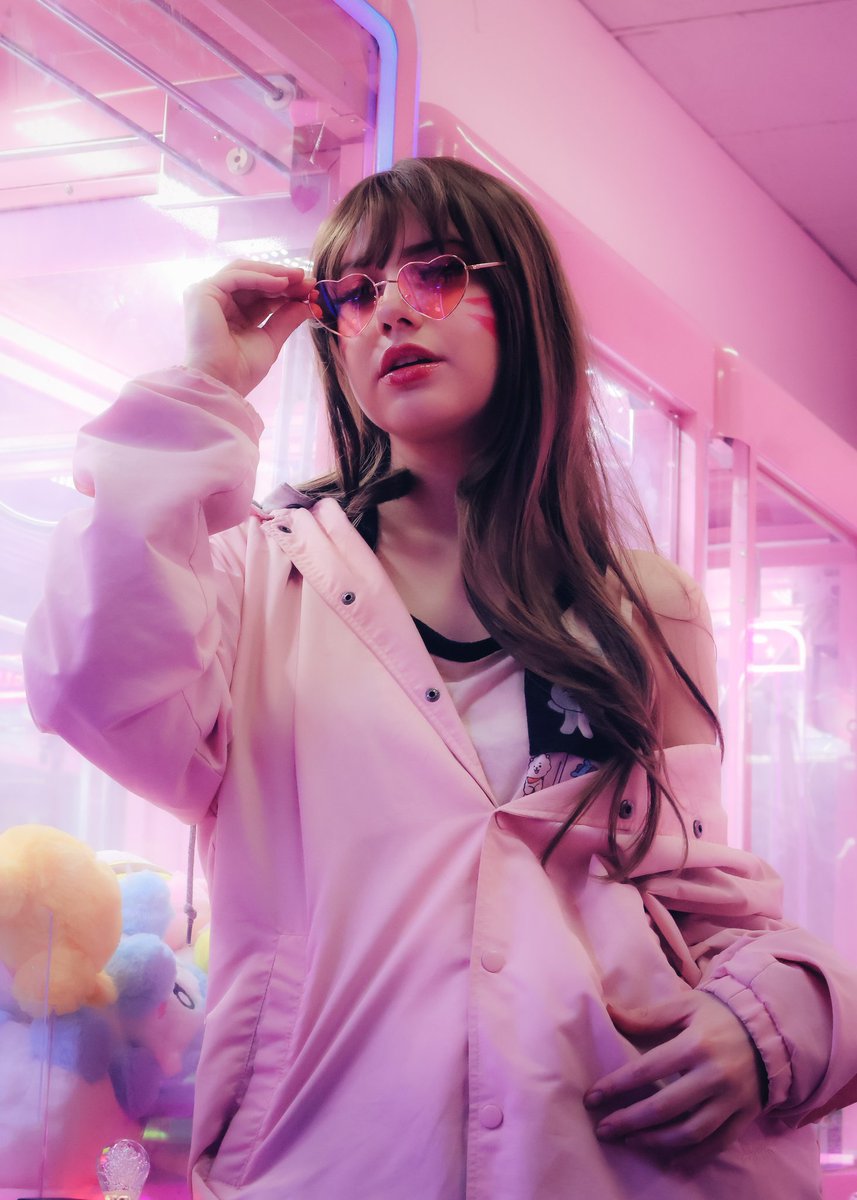 sleepycaspr's tweet photo. Some Casual https://t.co/UCkpiT9lXt photos from yesterday 🩷 i couldnt wait to edit these ones @likemysin 
#dva #overwatch #dvacosplay #cosplayphotography https://t.co/MXDHKD5GHy