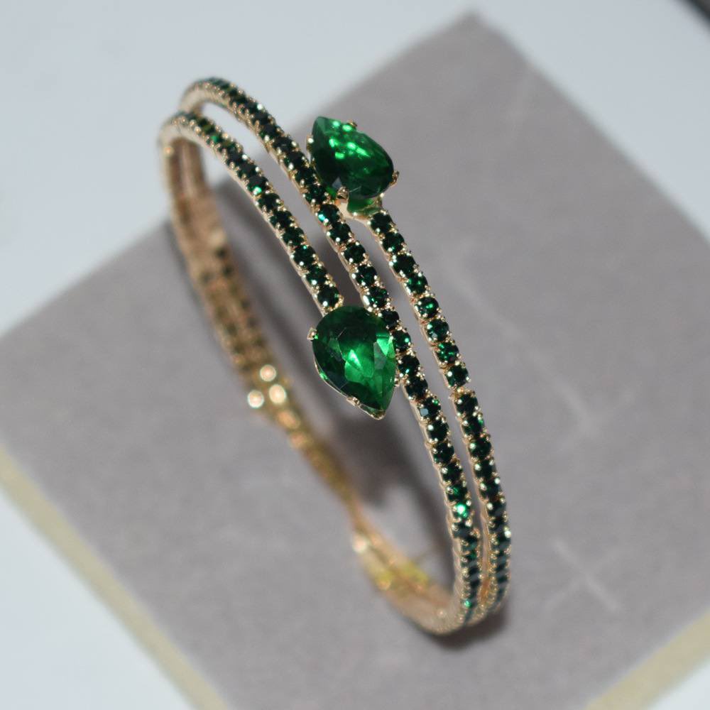For the Love of Green 💚

Zirconia Neckpiece - 🏷️N16,500
Zirconia Bracelets - N6,000