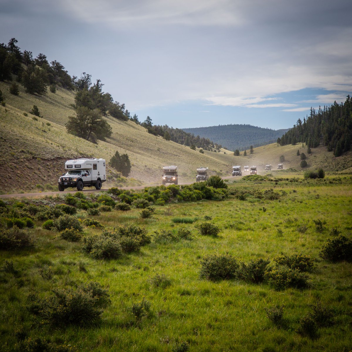 Leading the pack into the wild 🌲
·
·
·

#earthroamer  #offroad4x4 #expeditionvehicle #campinglife #overlanding #4x4life #4x4trucks #vanlife #vanlifeadventures