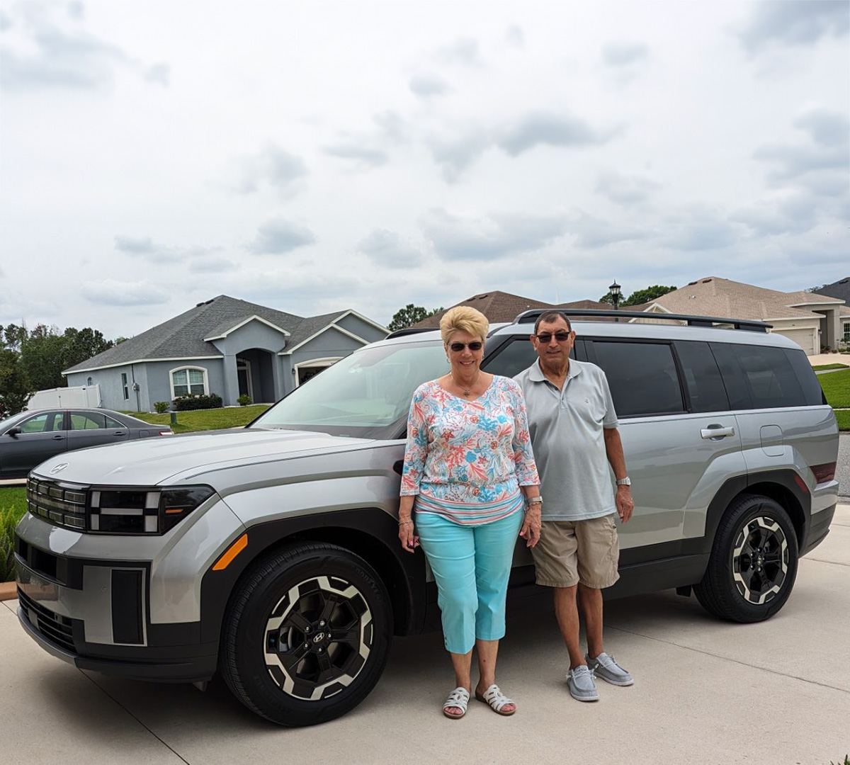 When we say #WeMakeItEasy to get your #NewSUV at #LakelandHyundai, that includes #HomeDelivery with the same #GreatService like the Bowman's got with their #2024SantaFe & salesperson #GioFernandez. #LookingGood & #ThankYou - #Enjoy - If we can do anything, we're here for you!