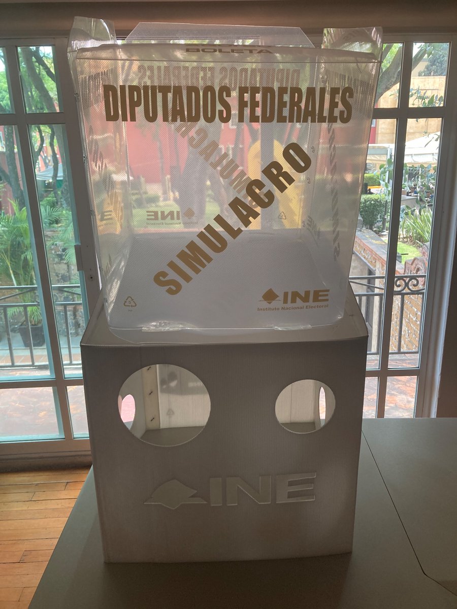 Aquí el modelo de urna que utilizaremos mañana en el simulacro electoral en el @ITAM_mx 
Gracias @INEMexico @INECDMX por facilitarnos los materiales para el simulacro.
@CentroLujambio @CPoliticaITAM @fmcpol @elsupuesto #ForosCEAL Griyo @PosgradosITAM @Derecho_ITAM @ITAMuniversity