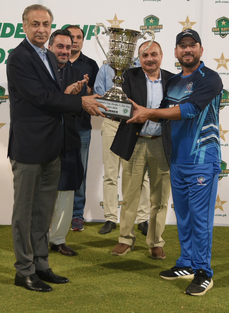 SNGPL are the winners of the President's Cup 2023-24 🏆 Final match report: pcb.com.pk/news-detail/sn… #SNGPLvHEC