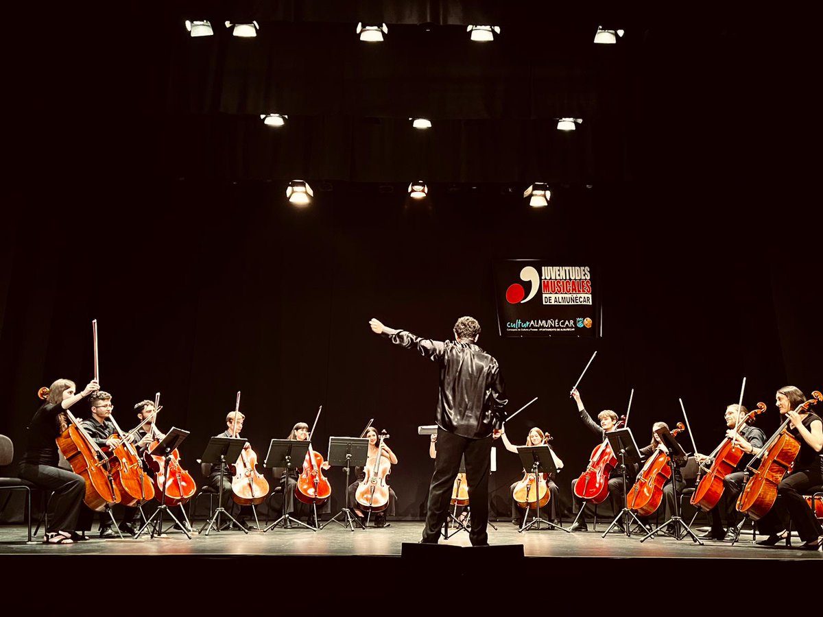 RCSM VictoriaEugenia tweet media