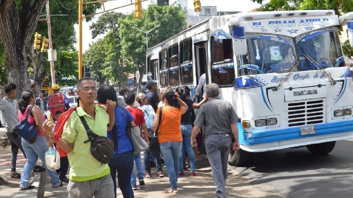 #Nacionales | Transportistas de Maturín rechazan imposiciones en las tarifas del pasaje Amplía la información: noticierovenevision.net/noticias/nacio… #NoticiasVenevision #12May