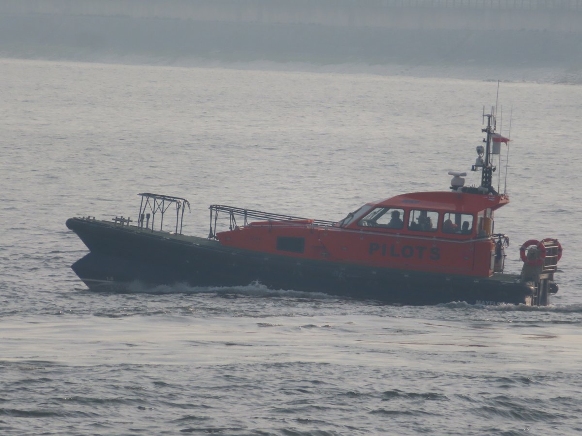 Pilot vessel in the Solent on the 12/5/2024.