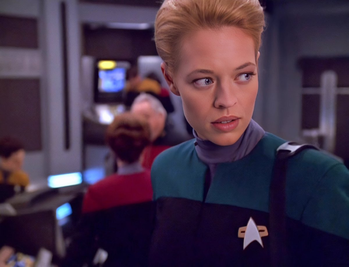 OTD 12th May 1999 #StarTrekVoyager ‘Relativity’ aired. 

It’s quite simply one of the best episodes of Trek out there! 

It also gave us our first glimpse of @JeriLRyan in a StarFleet uniform.

Tempus Fugit Captain🖖🏻