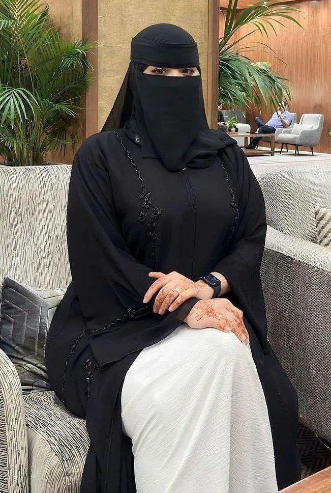 سؤال 
ما هو أكثر شيء تحبه في جسم المرأة ؟