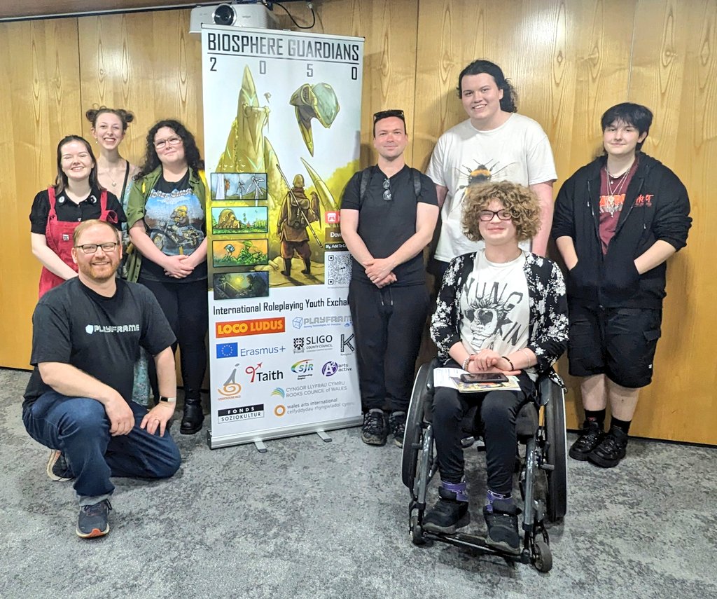 PlayFrame tweet media