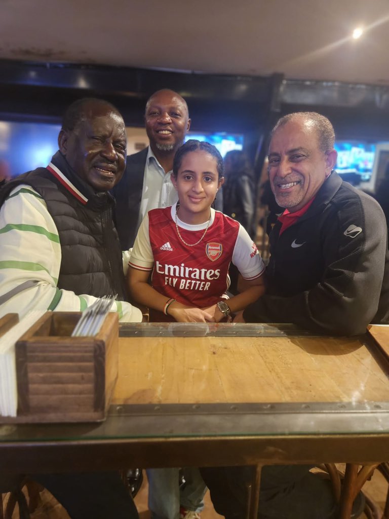 Watched Arsenal win with Baba @RailaOdinga, and my daughter Samira who is also an ardent supporter of Arsenal. 😀