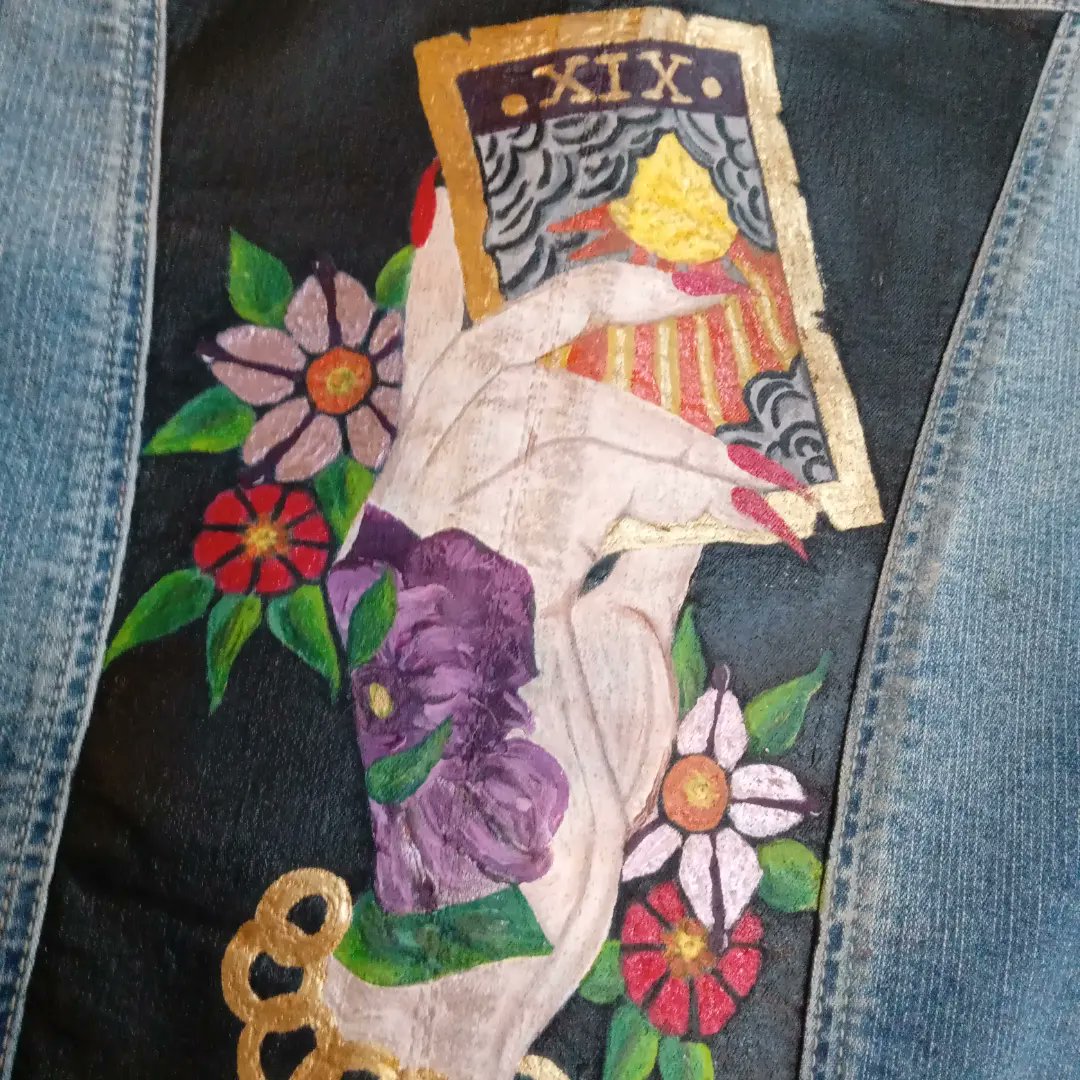 My latest project complete...a nice little hand painted jacket for moi for summer...

If you'd be interested in owning your own hand painted jacket, or commissioning something drop me a message.

#Artscapist #Artscapism #Paintscapist #Paintscapism #DisabilityArts #DisabledArtist