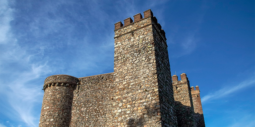 ¿Sabías que Huelva es una tierra repleta de castillos? Nuestra provincia no tiene sólo uno, dos o tres, sino muchos más...  Descubre donde se encuentran: i.mtr.cool/cfdyvxjoks