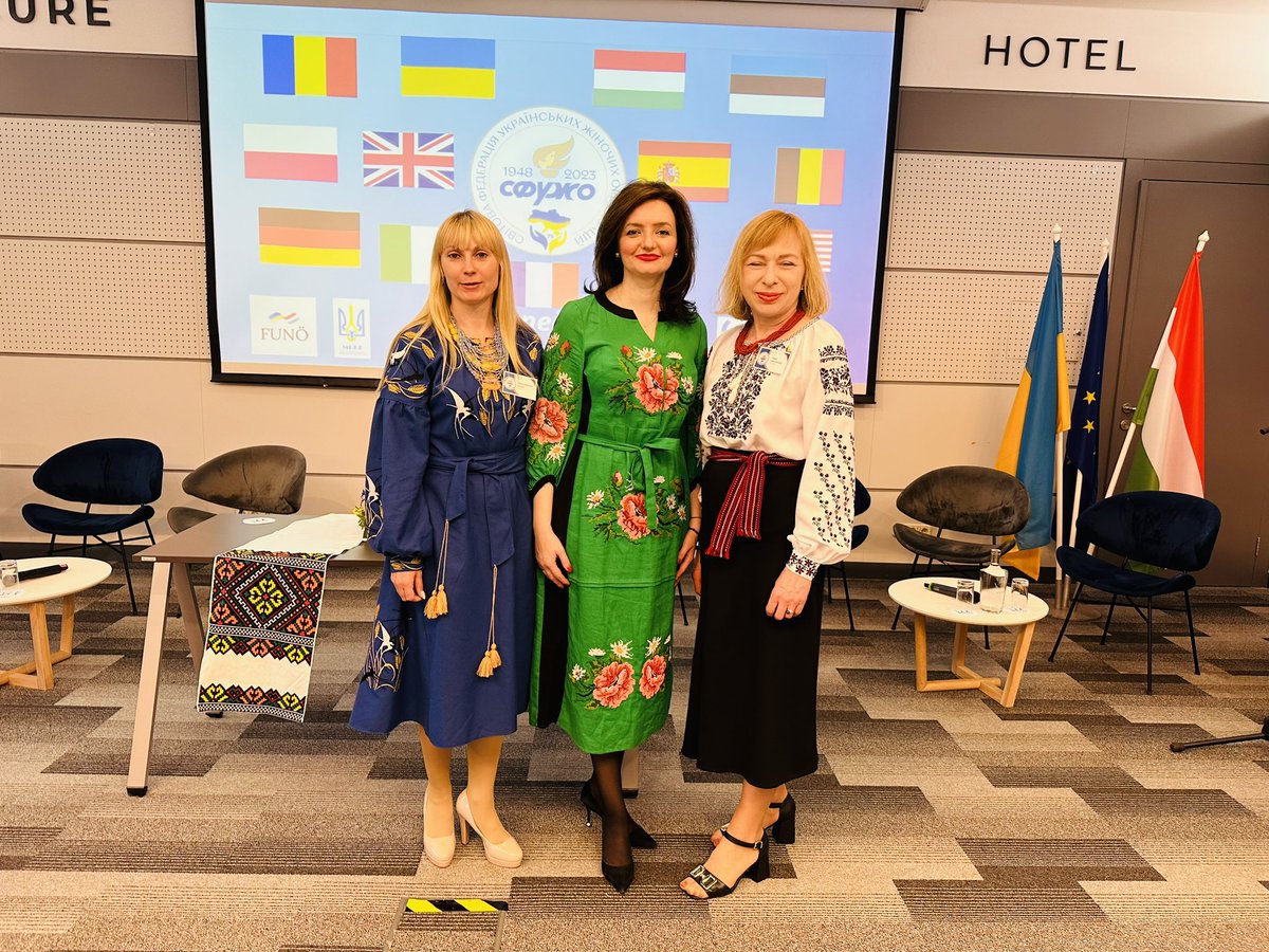 Among the participants -Alina (in blue dress) from Kozacha Lopan (village just 2 km from russia) who found refugee in Estonia. I met Alina in 2022. Now she is an active member of Ukr community, a writer. The resilience of Ukrainian women is truly inspiring #StandWithUkraine