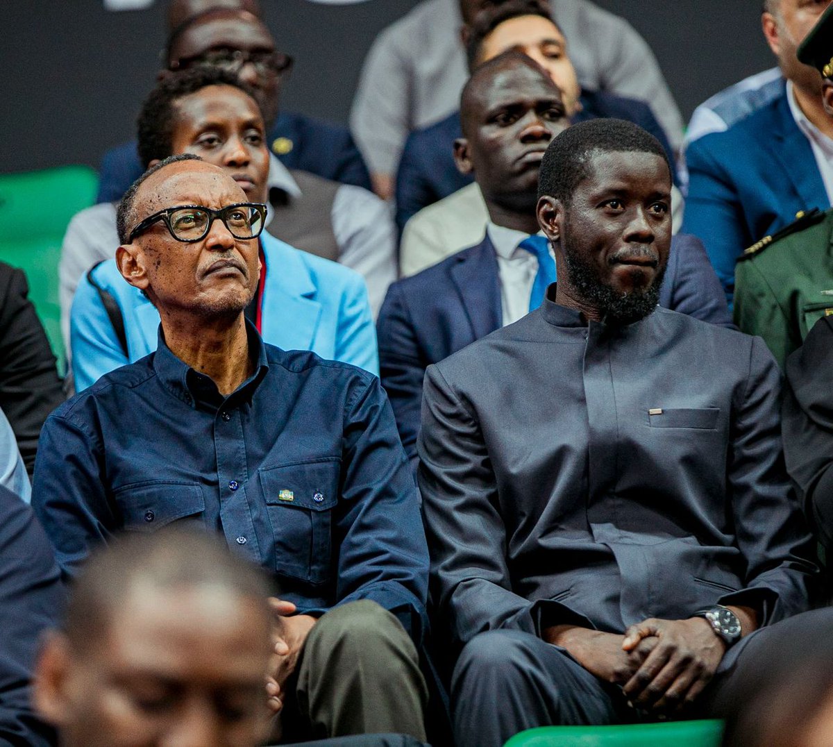 #BREAKING: President #Kagame and his Senegalese counterpart Bassirou Diomaye Faye are at the Dakar Arena, where they are watching the Basketball Africa League (BAL) game between APR 🇷🇼 and AS Douanes 🇸🇳. #BAL2024