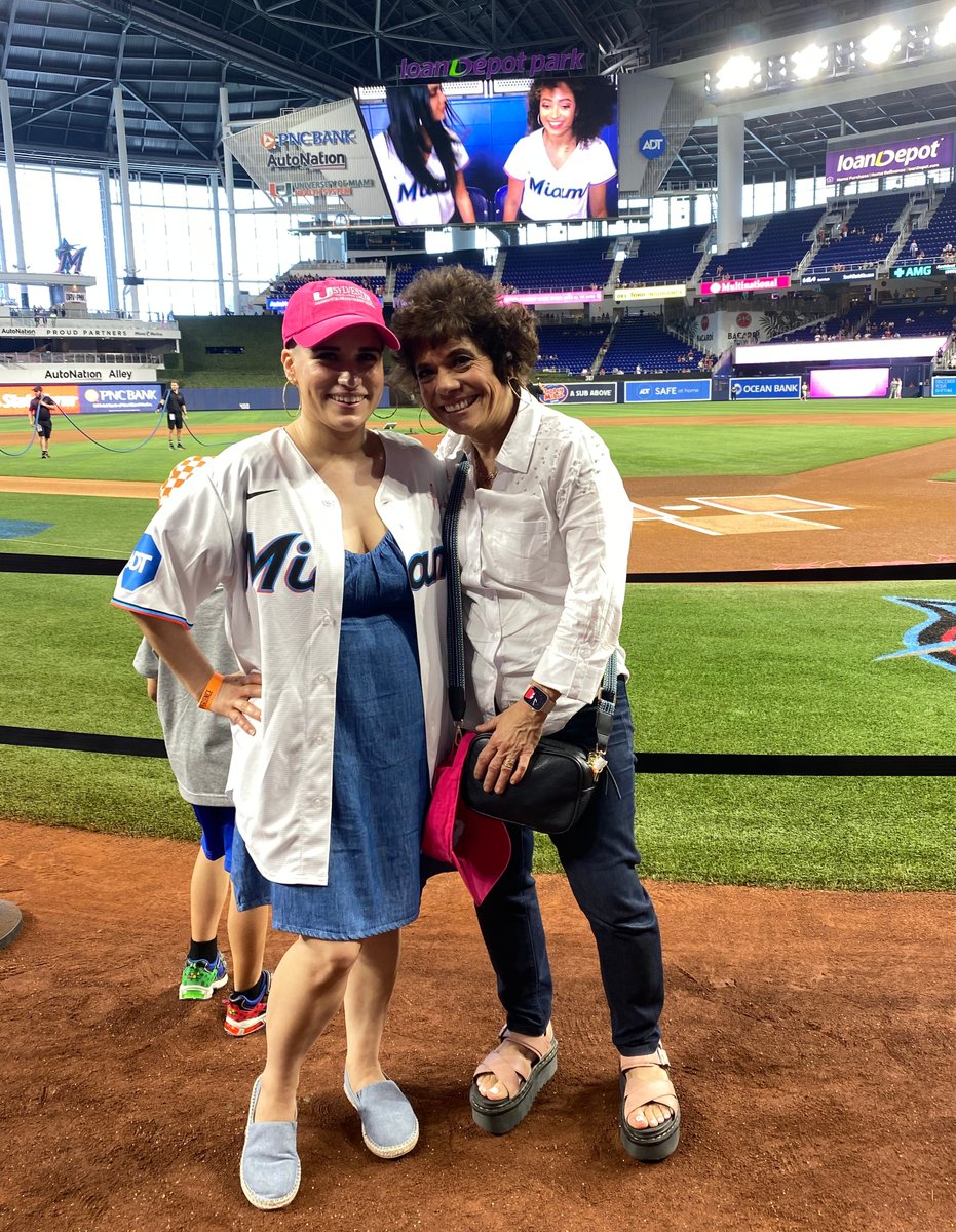 This #MothersDay, we honor Cristina Safille who threw out the first pitch at today's @Marlins game. Diagnosed with breast cancer at 33, Cristina's strength came from her mother’s support. Celebrate their resilience: loom.ly/Lf6chOw. 🧡