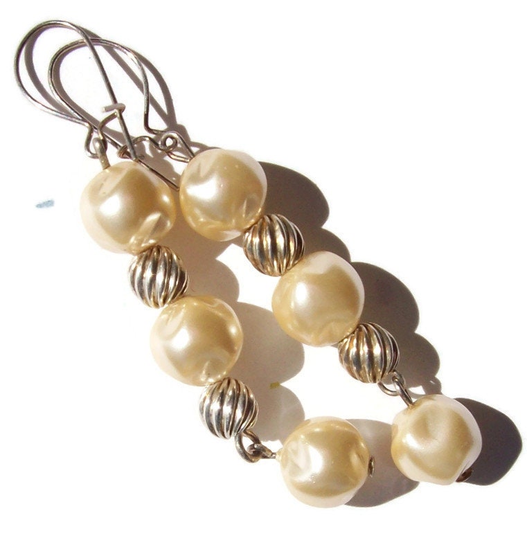 Handmade Glass Pearl and Sterling Silver Earrings - Gina tuppu.net/74d42d9b #Etsy #noteworthycrafts #DangleEarrings