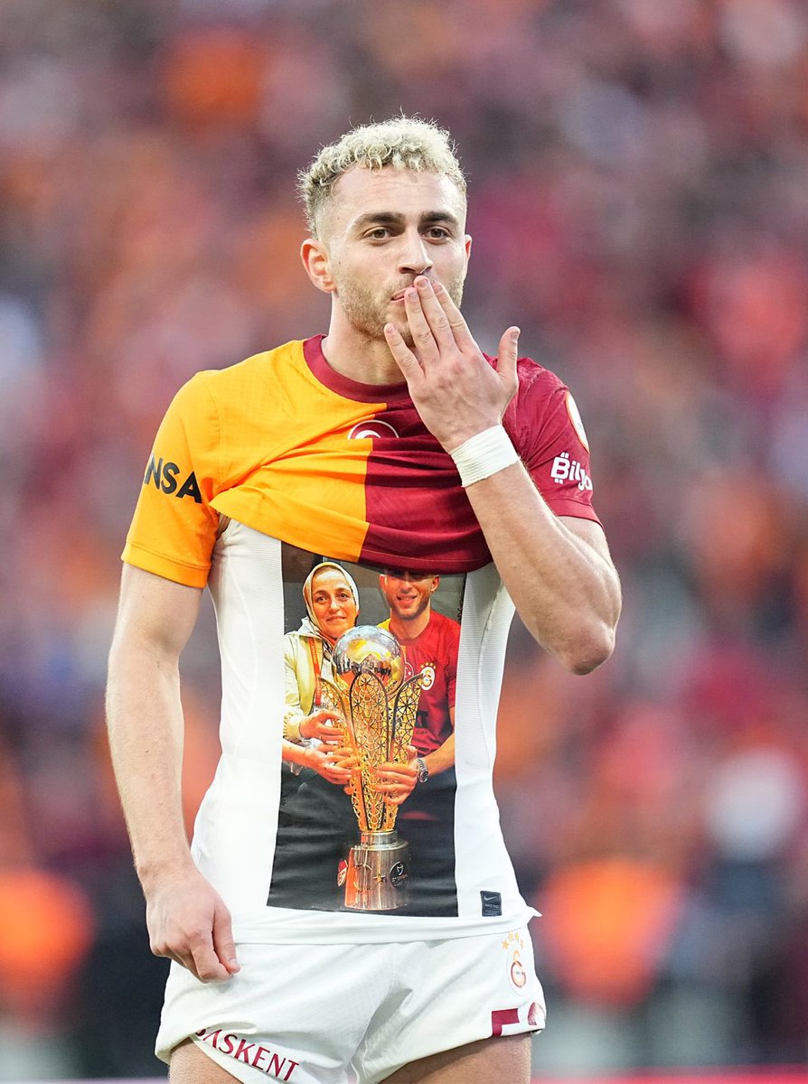 Yilmaz scored and celebrated by showing a picture of his mother since today is Mother’s Day ❤️