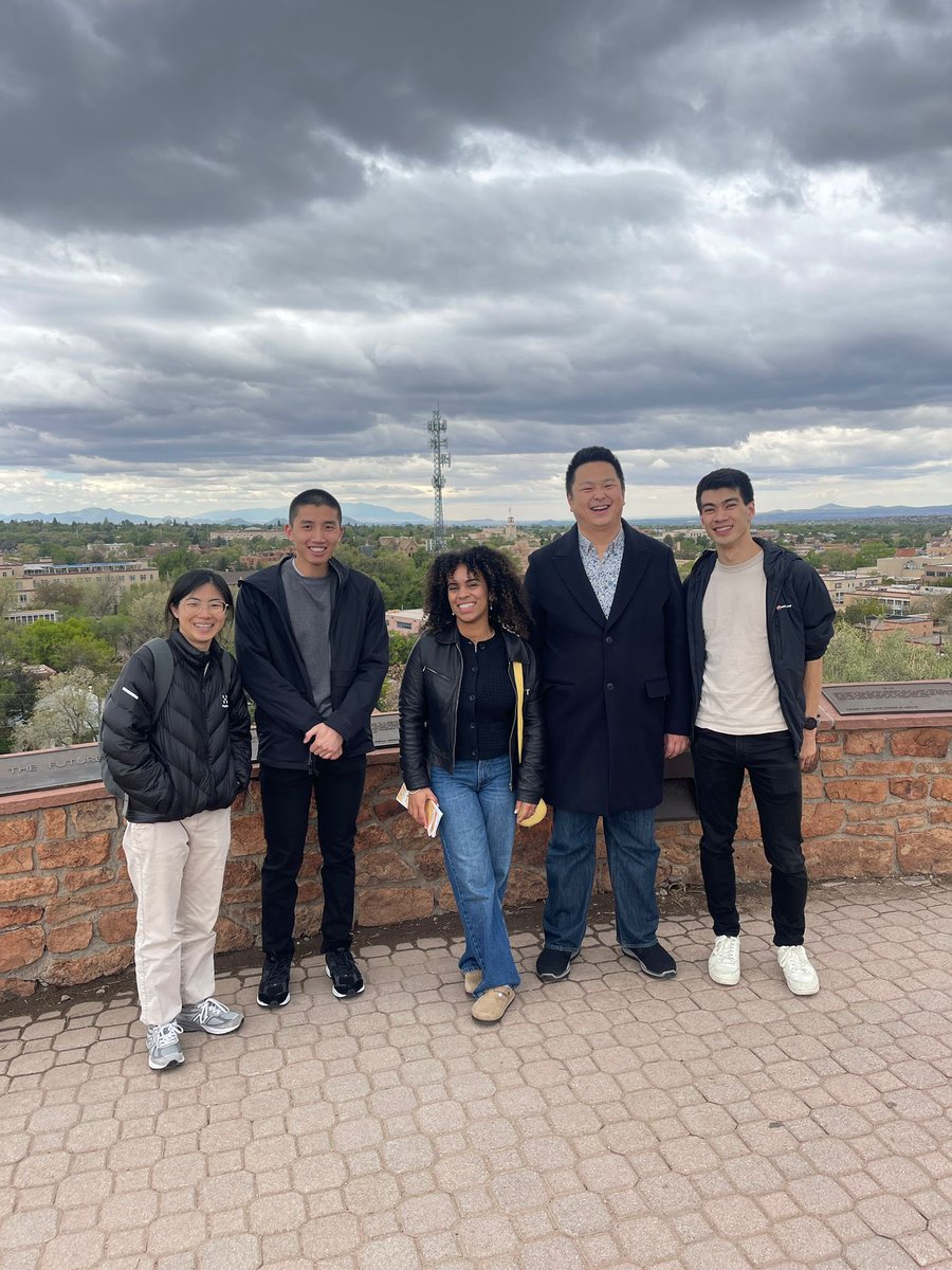 Nice hiking in Santa Fe with <a href="/Sun_Iguodala/">Sunshine Iguodala</a>, <a href="/toby_wong21/">Toby Wong</a>, and <a href="/ChunchunYe/">Chunchun Ye</a>
