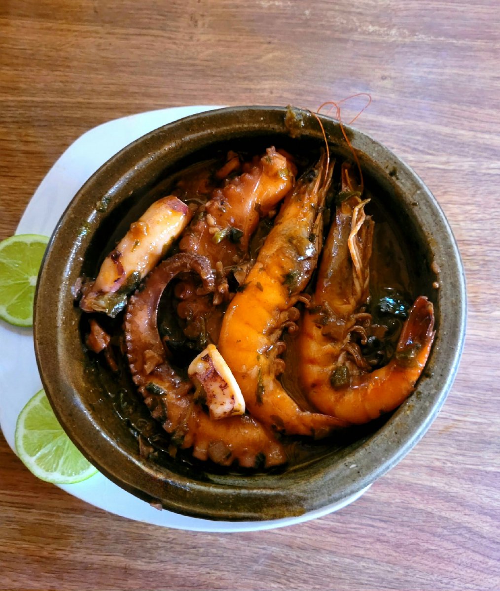 Consintiendo a las princesas de casa, mi Mamá, esposa y mis hermanas. Casuela de (pulpo, camarones y calamares. Isla de #Margarita #Venezuela