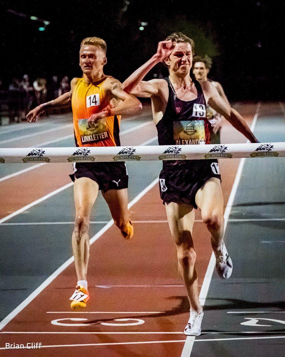 A crazy finish at the line for the Men’s 🇨🇦 10,000m Championship! 🫣 Andrew Alexander is crowned the Champion after an intense showdown in the last hundred metres with Rory Linkletter! Alexander crossed the finish line with a final time of 28:27.69 💨 📸: Brian Cliff