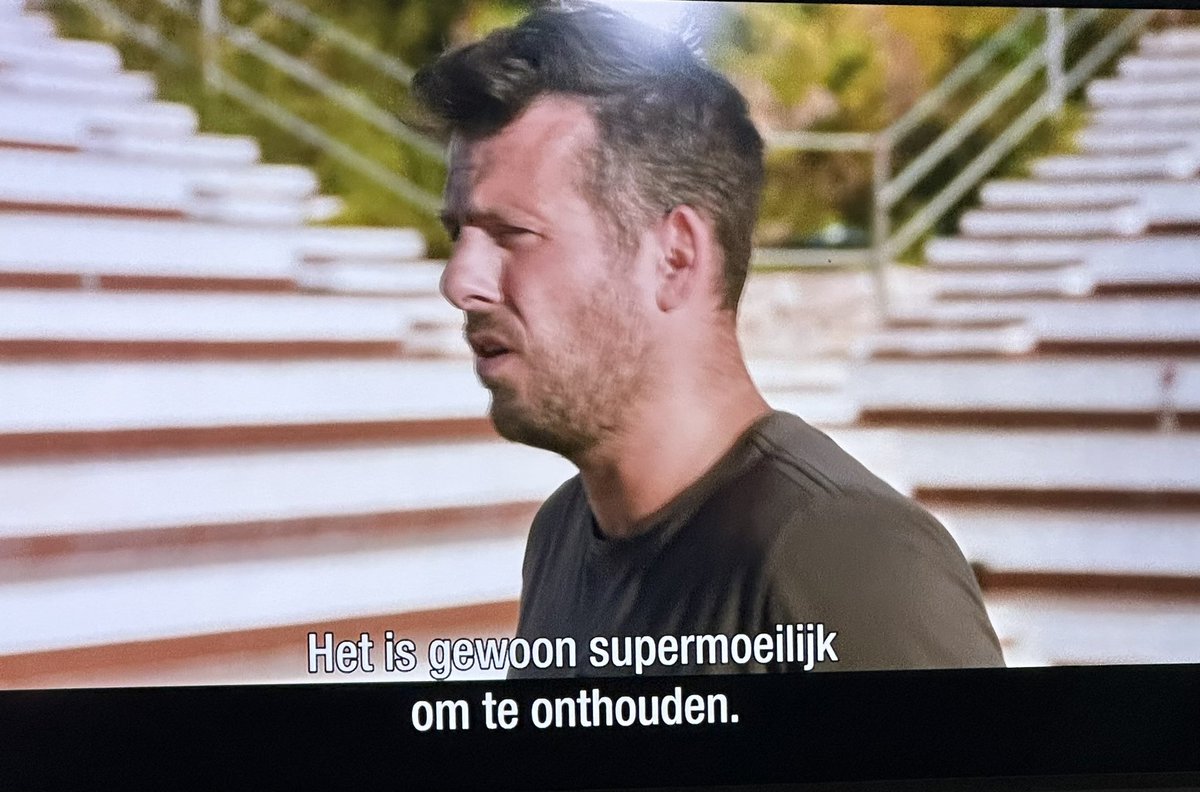 Mijn gezinsleden als ik iets op de trap leg om mee naar boven te nemen
#demol