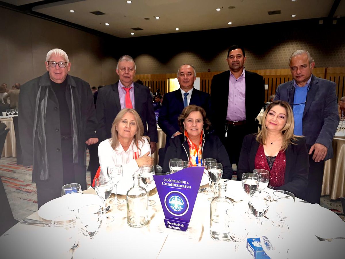 UNOBOG's tweet image. El pasado 09 de mayo, la Presidenta de UNOBOG Dra. Adriana Cuéllar  y la Consejera Directiva Dra. Carla Ospina R, participaron activamente en el Primer Encuentro de Notarios organizado por @CundinamarcaGob. Un agradecimiento especial al Sr. Gobernador @JorgeEmilioRey.