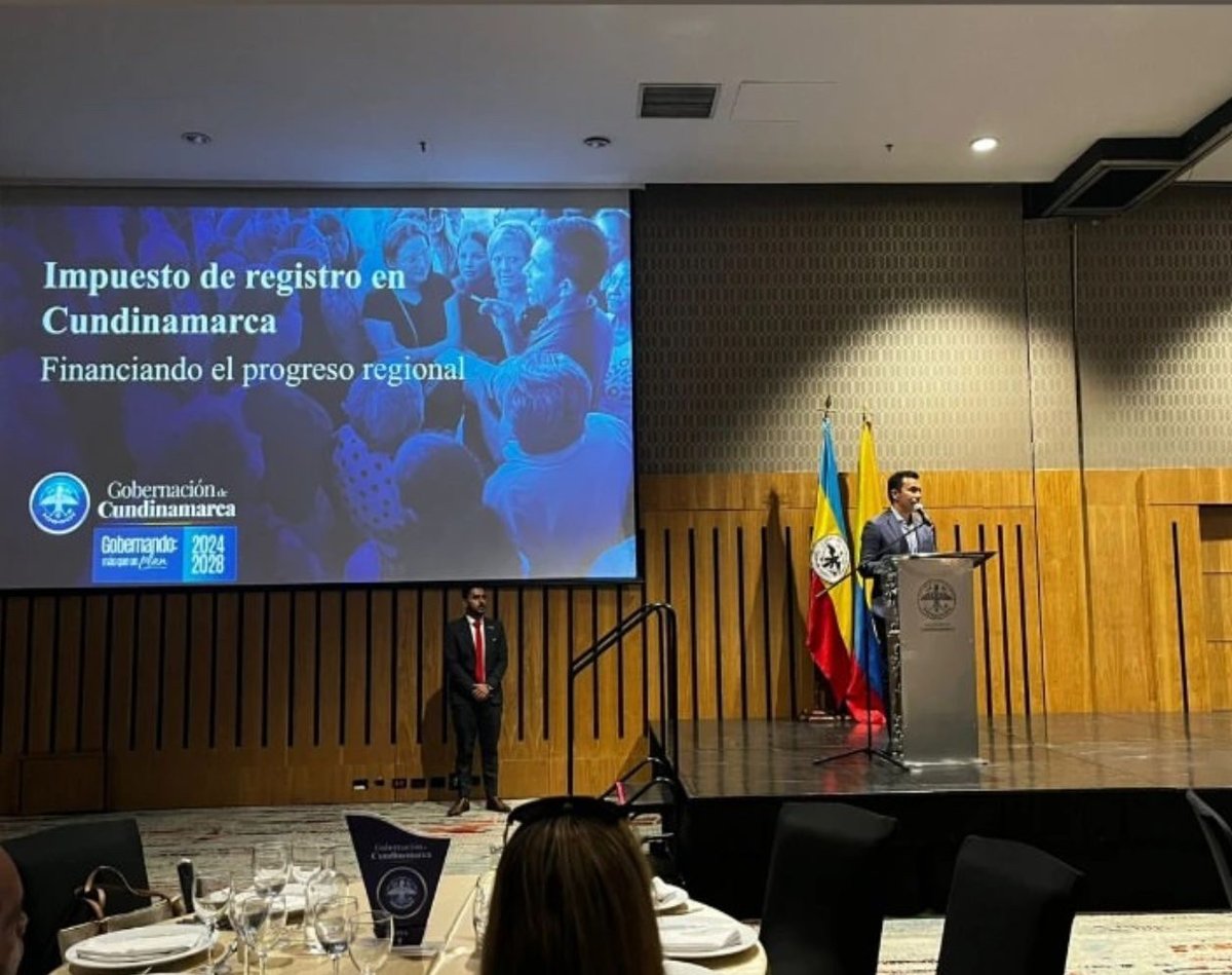 UNOBOG's tweet image. El pasado 09 de mayo, la Presidenta de UNOBOG Dra. Adriana Cuéllar  y la Consejera Directiva Dra. Carla Ospina R, participaron activamente en el Primer Encuentro de Notarios organizado por @CundinamarcaGob. Un agradecimiento especial al Sr. Gobernador @JorgeEmilioRey.