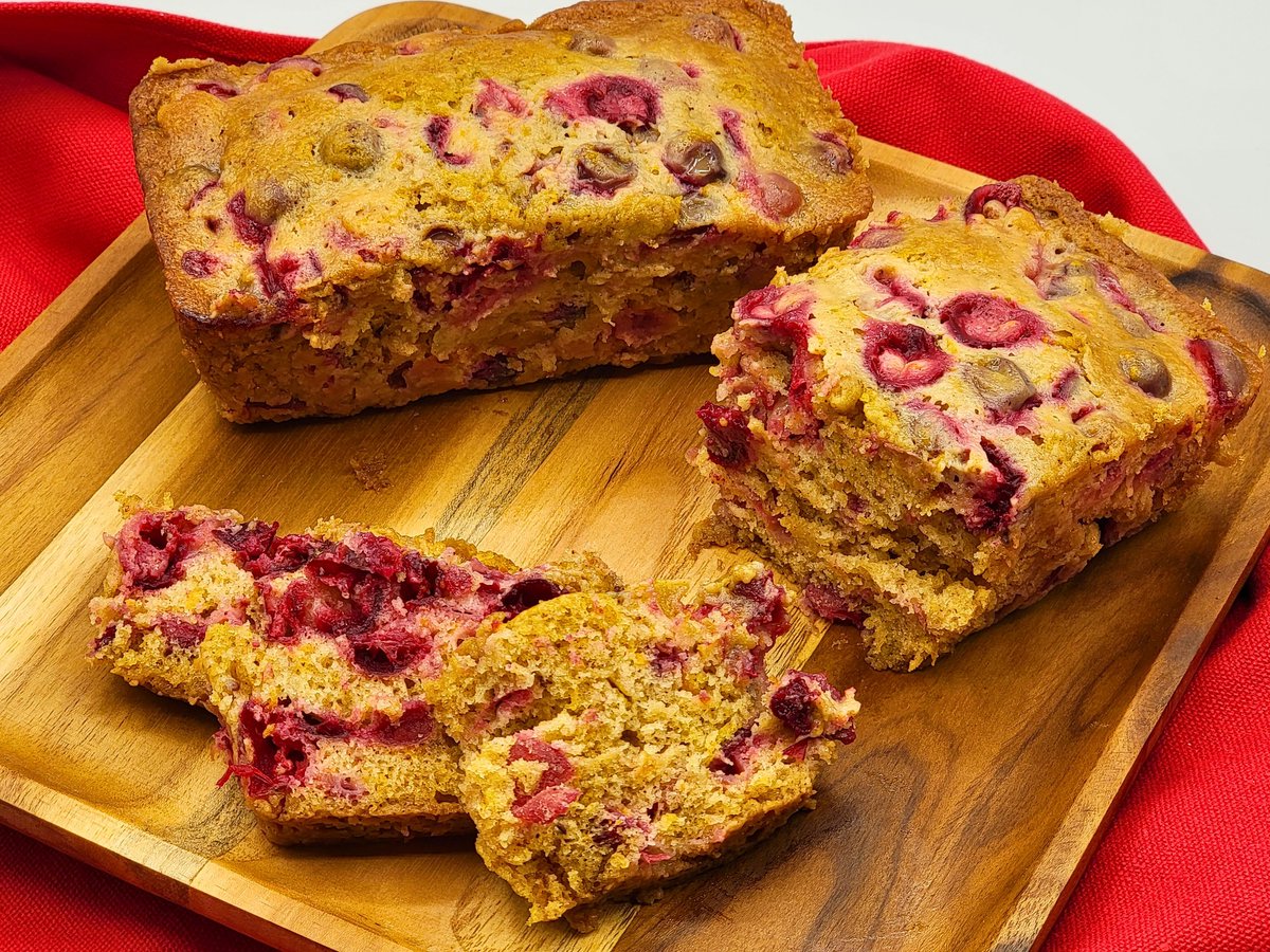 Get the recipe 👉 pinkninjablog.com/cranberry-oran…

Indulge in the delightful blend of tart cranberries and zesty orange with our irresistibly moist Cranberry Orange Bread! 😋 Perfect for a cozy afternoon treat.

#sweetbread #cranberry #orange #dessertlover