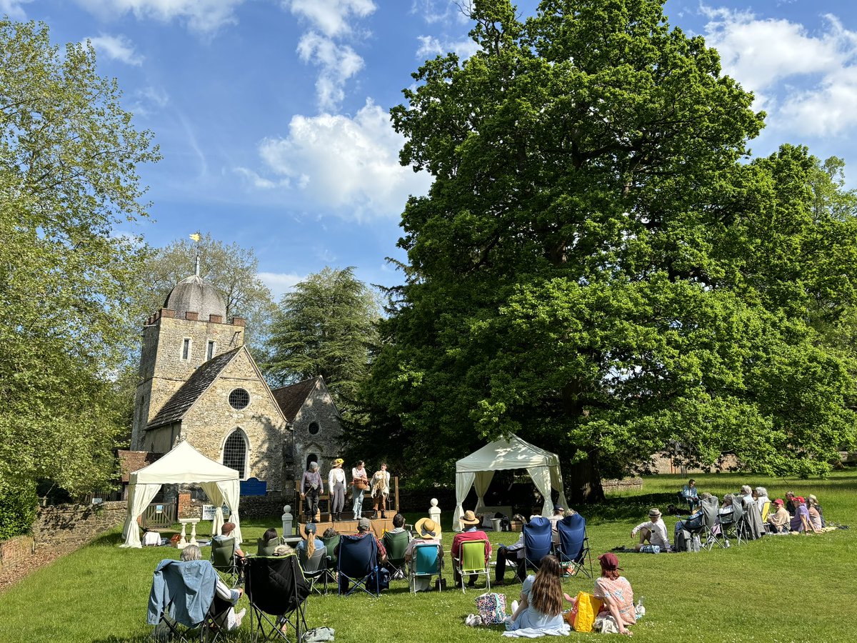 What a lovely way to round off our first week out on the road! The Wonderful Wizard of Oz 🧙‍♂️ at Old Saxon Church, #Albury - thank you to our lovely audience for bringing the ☀️ 

We’ll be back at this fantastic venue in June with #Persuasion 💍 

thisismytheatre.com/albury-persuas…