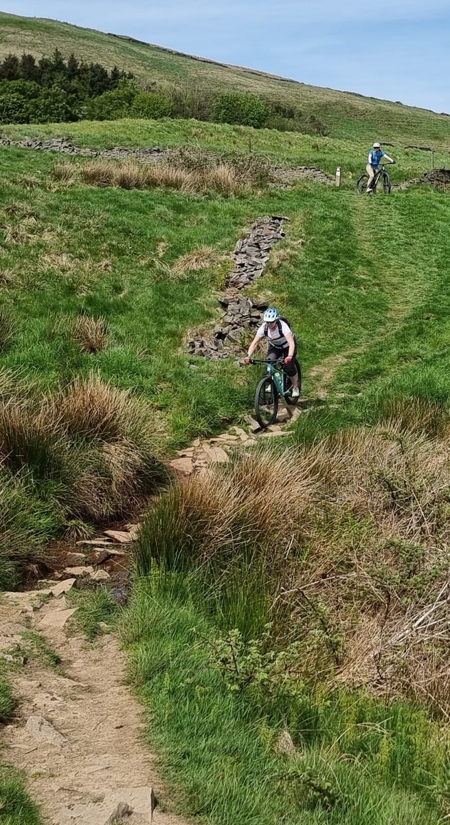 A cracking women's mtb skills/navigation training ride around the superb natural trails of Rossendale. The group are smashing a 4 week programme in prep. for their MIAS MTB leader  L2.
Thanks @Ginnyallende for leading.
@BritishCycling  @RossendaleBC  #thisgirlcan  @TNLComFund