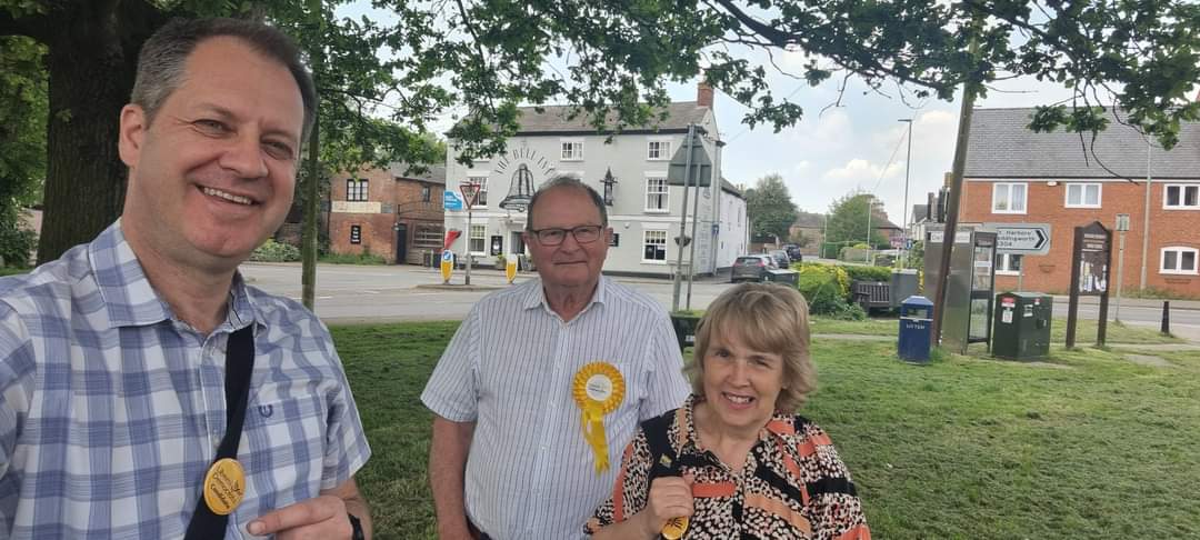 PMHartshorn's tweet image. We were out in Husbands Bosworth this afternoon. The team all reported back about great doorstep conversations.  The smiles on our faces say it all. 

Delighted to come across The Shake Hut and delicious milkshakes. 

Now all we need now is the General Election. #BringItOn