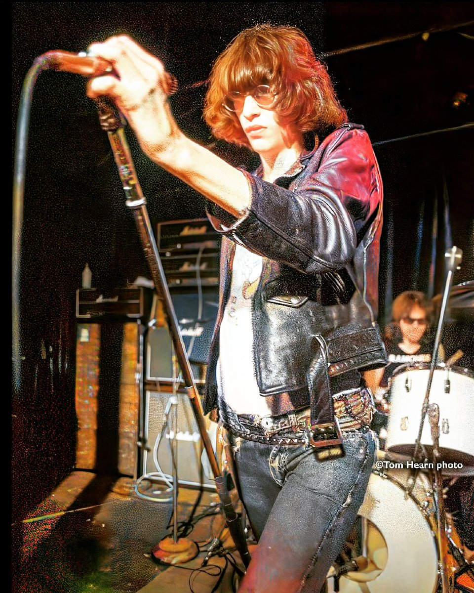 Joey Ramone. Photo by Tom Hearn

#JoeyRamone #theramones #70s #punk #newwave #postpunk #rock #musicphoto #rockhistory