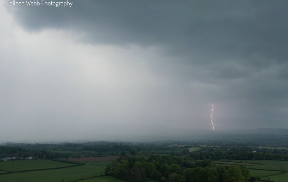 CG lightning strikes over the Sperrins this afternoon, outside Draperstown. Screen shots taken from my drone footage. @angie_weather @barrabest @WeatherCee @bbcniweather @WeatherAisling @Louise_utv