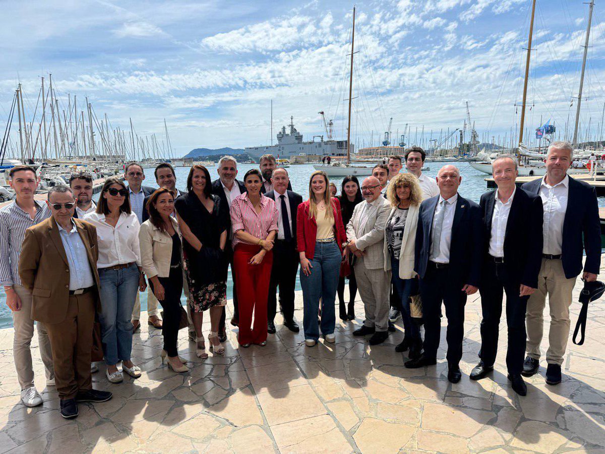 🔵 Aujourd'hui, à Toulon, l'ancien directeur de Frontex et candidat sur la liste de @J_Bardella, @FabriceLeggeri, était présent avec nos élus et cadres du @RNational_off #Var, pour partager son expérience. #VivementLe9Juin