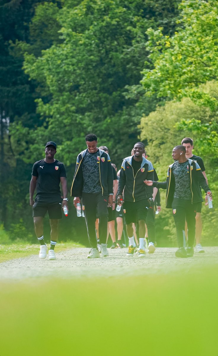 Petite balade d’avant match pour Morgan Guilavogui et ses coéquipiers.