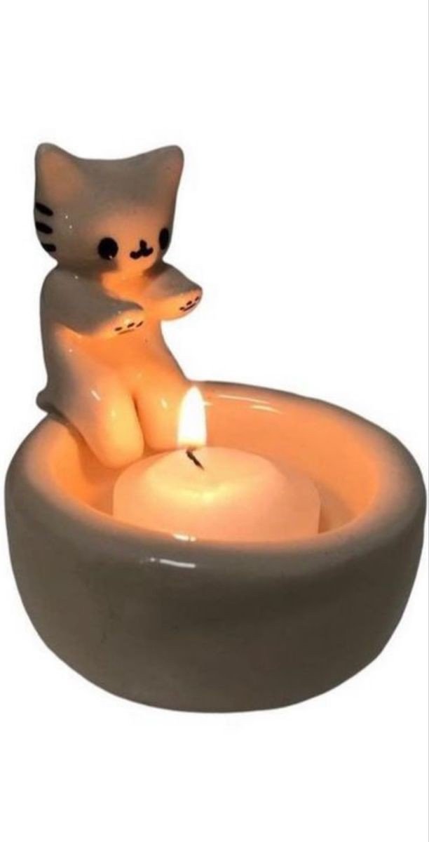 cat candle by @gatitosentiment