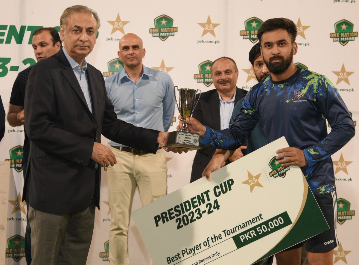 Top performers of the President's Cup 2023-24 💫 Player of the final – Haseebullah Player of the tournament – Abdullah Shafique 20 20 ke diwano inko Bohal mat jana Meny hamisha bola he HaseebAllah ODi ka Bahtreen Batsman he 🤩👏 #PAKvsIRE