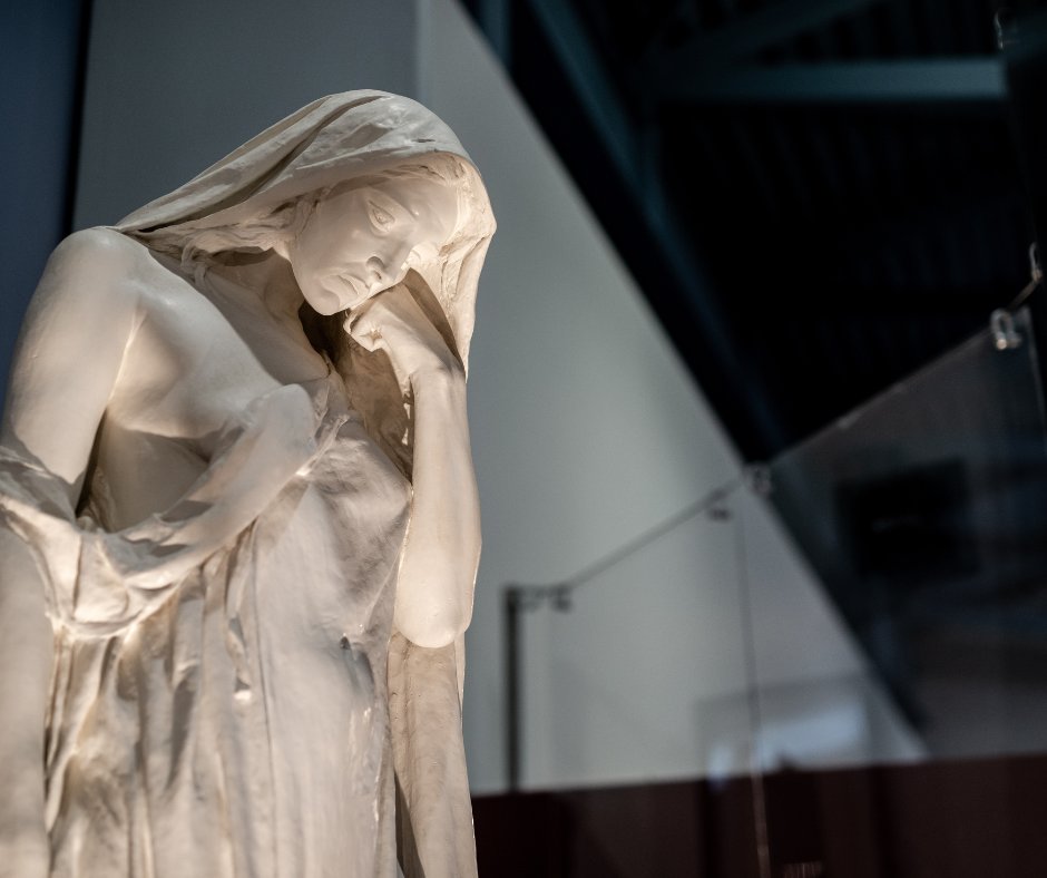 Did you know the Canada Bereft Statue at the Canadian National Vimy Memorial is commonly known as Canada's Mother ❤️

A replica of this powerful representation of Canada can be found at the @candemusem
#kingstonmuseums #mayismuseummonth #canadasmother