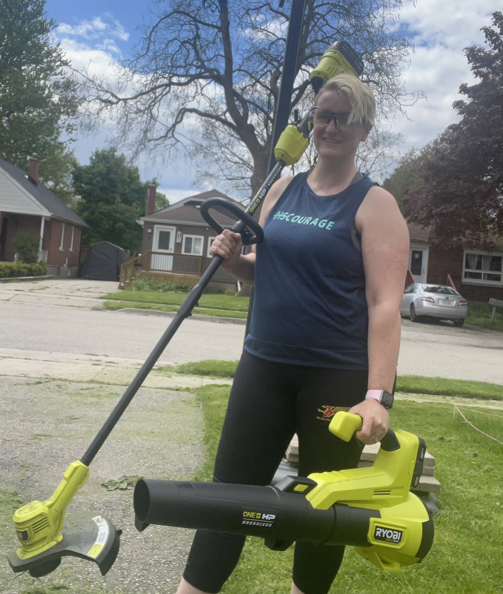 SaraMStricker's tweet photo. Hey @RYOBItoolsusa you should send me an electric mower so I can complete the set and I’ll use it for my #NoMowMay lawn display trial 😉 #GrassIsGreen #LawnScience
@HomeDepotCanada https://t.co/hkcwzHsFPy