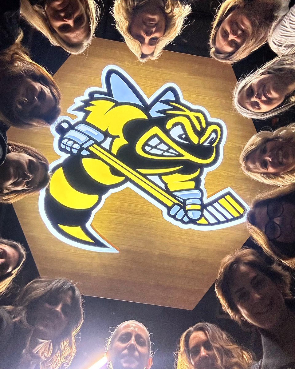 From ours to yours, Happy Mothers Day StingNation 💐🐝