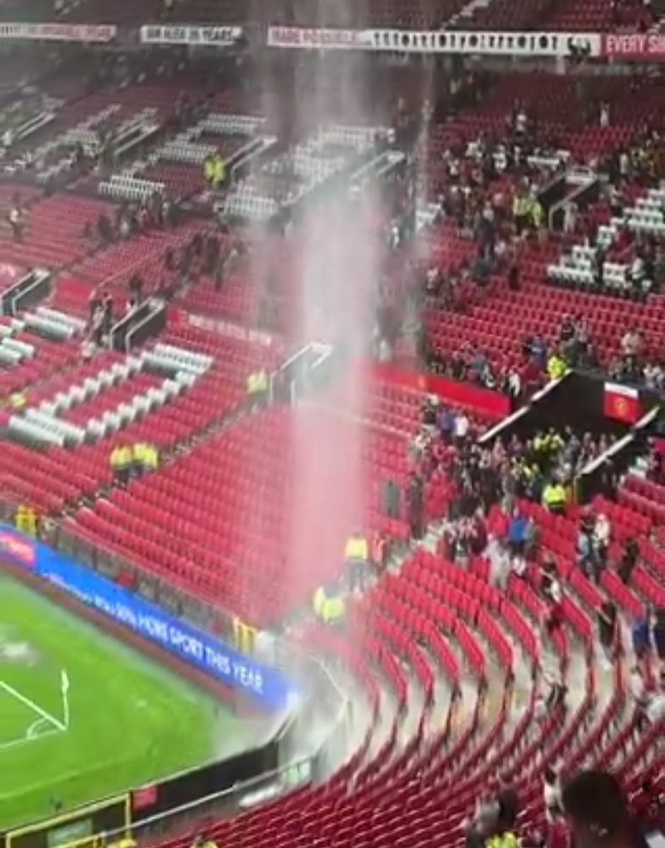 The roof at Old Trafford was leaking at full time. 

Old Trafford really is falling down 🤣🤣