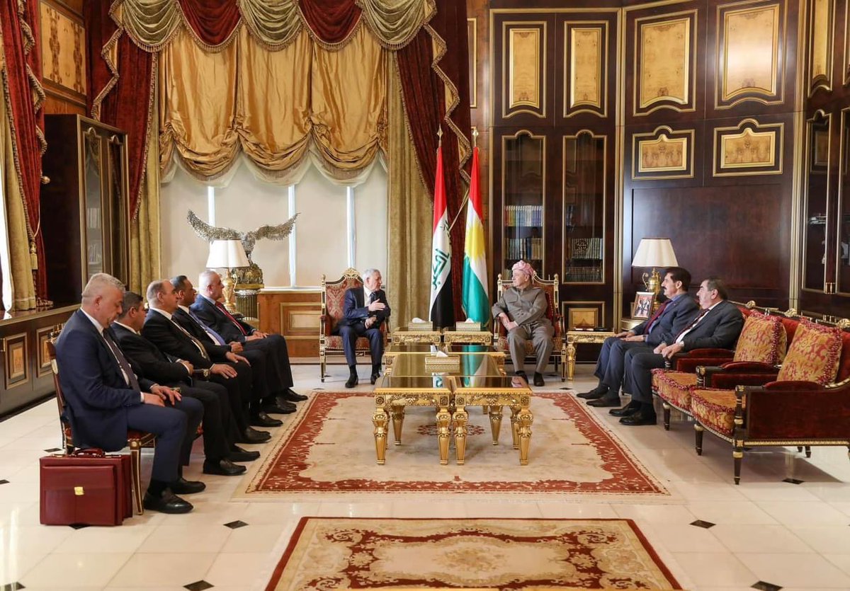 President @masoud_barzani receives the President of Iraq. President Masoud Barzani received Dr. Latif Jamal Rashid @LJRashid, President of Iraq today. During the meeting both sides exchanged views on the political situation in Iraq, the Region and the challenges facing the…
