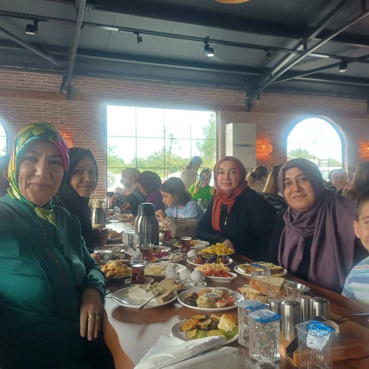 Sakarya İl teşkilatımızın düzenlediği Anneler günü programından kareler