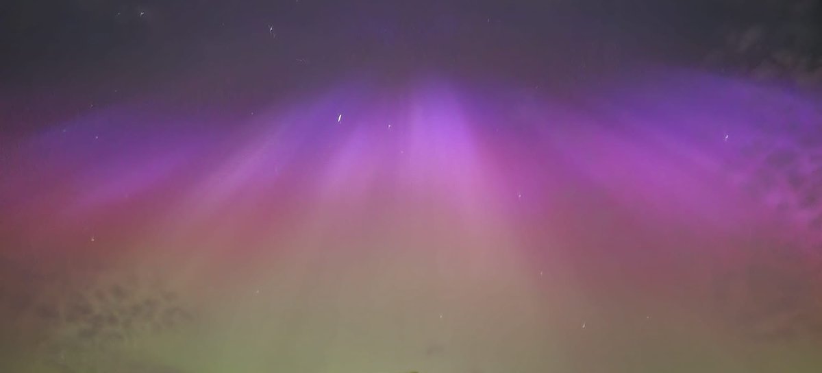The Heart of Friday Night's Aurora over the Copeland Island's County Down Northern Ireland @BBCWthrWatchers @bbcniweather @WeatherCee @angie_weather @barrabest @StormHour @ThePhotoHour @liam_beckett @artpool40 @kelper60 @Lighthouses_NE