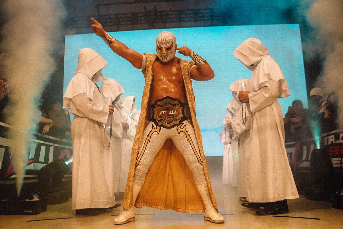 The arrival of MLW World Middleweight Champion Místico at Azteca Lucha in Chicago